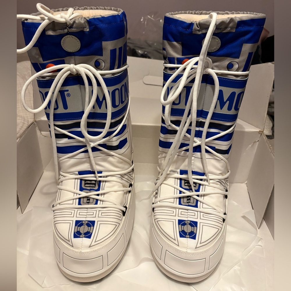 Star Wars limited edition moon boots - Picture 2 of 8